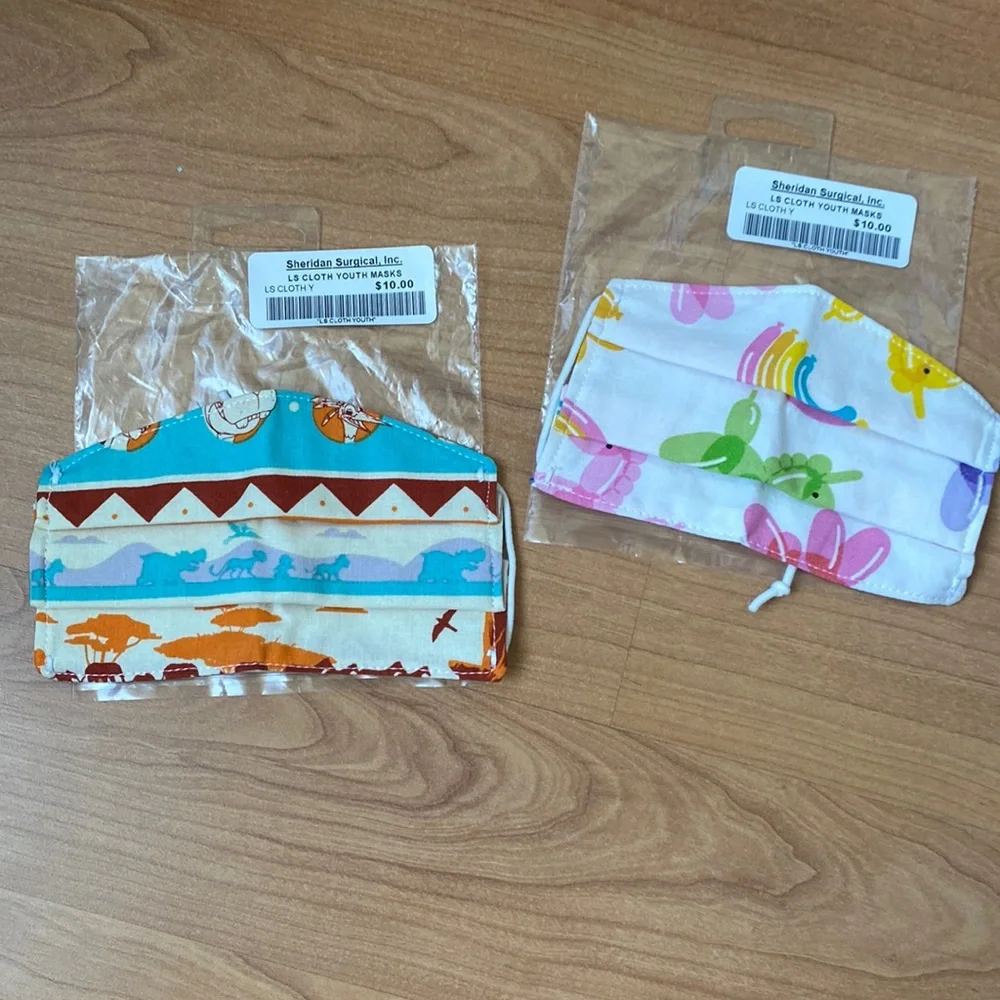 NWT set of 2 child face mask balloon unicorn animal savannah lion king